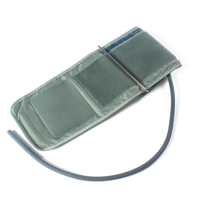 مقياس القوة العظميّة اليدويّة (NIBP) مقياس القوة العظميّة البالغ (Sphygmomanometer) أنبوب واحد 22-32 سم